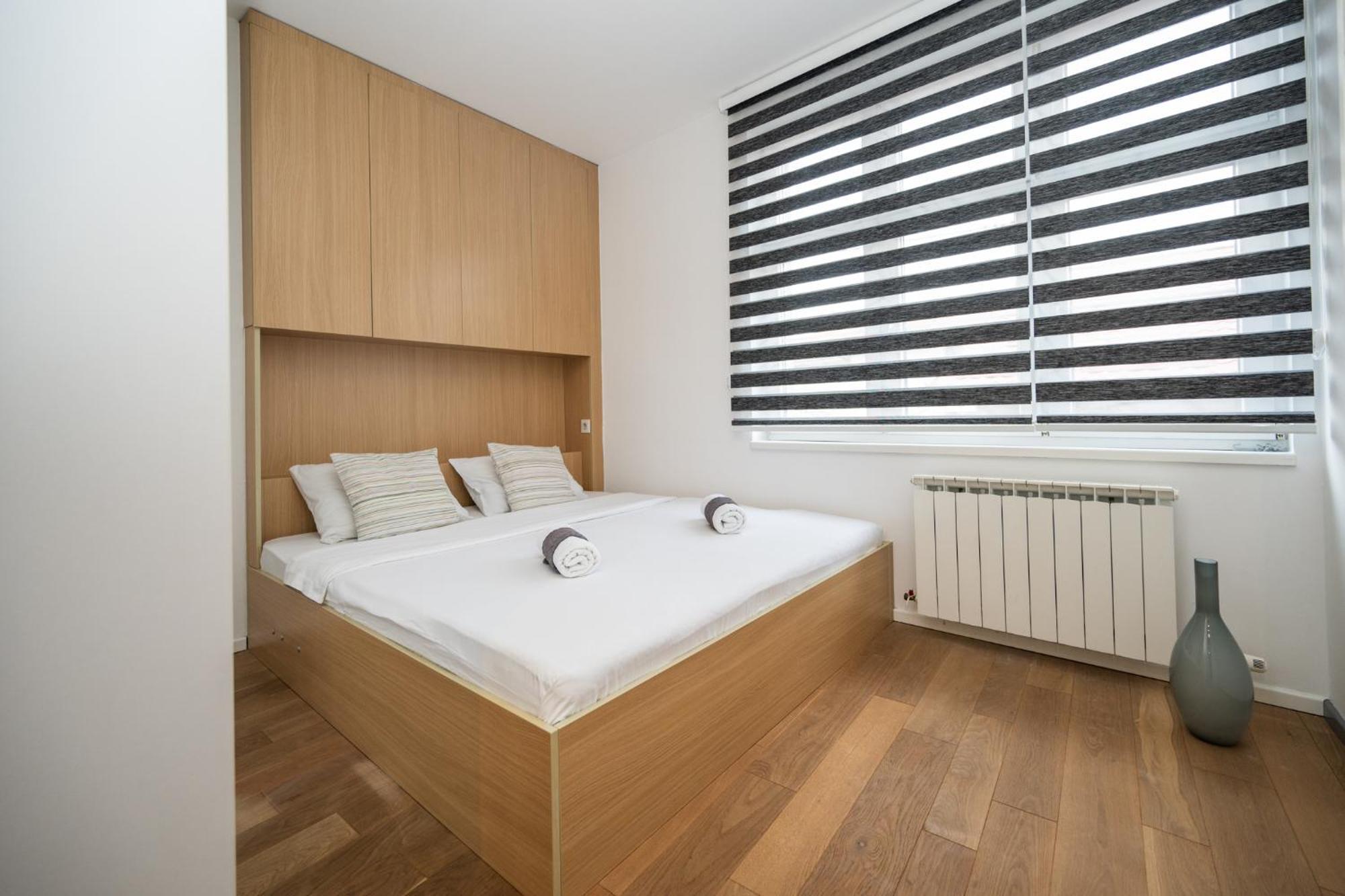 Design 1Bdr Apartment With City View サラエヴォ エクステリア 写真