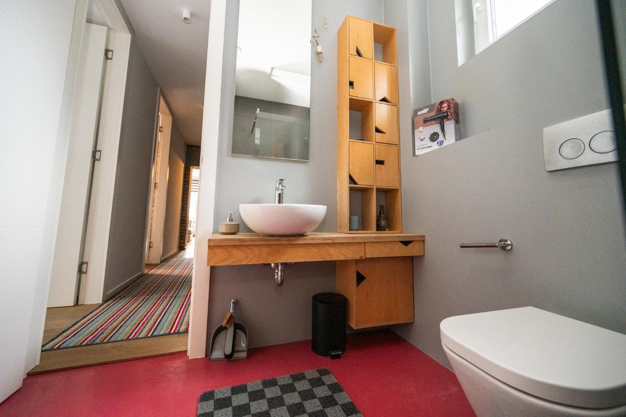 Design 1Bdr Apartment With City View サラエヴォ エクステリア 写真