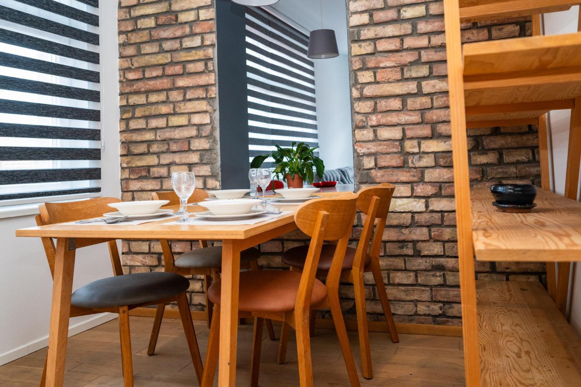 Design 1Bdr Apartment With City View サラエヴォ エクステリア 写真