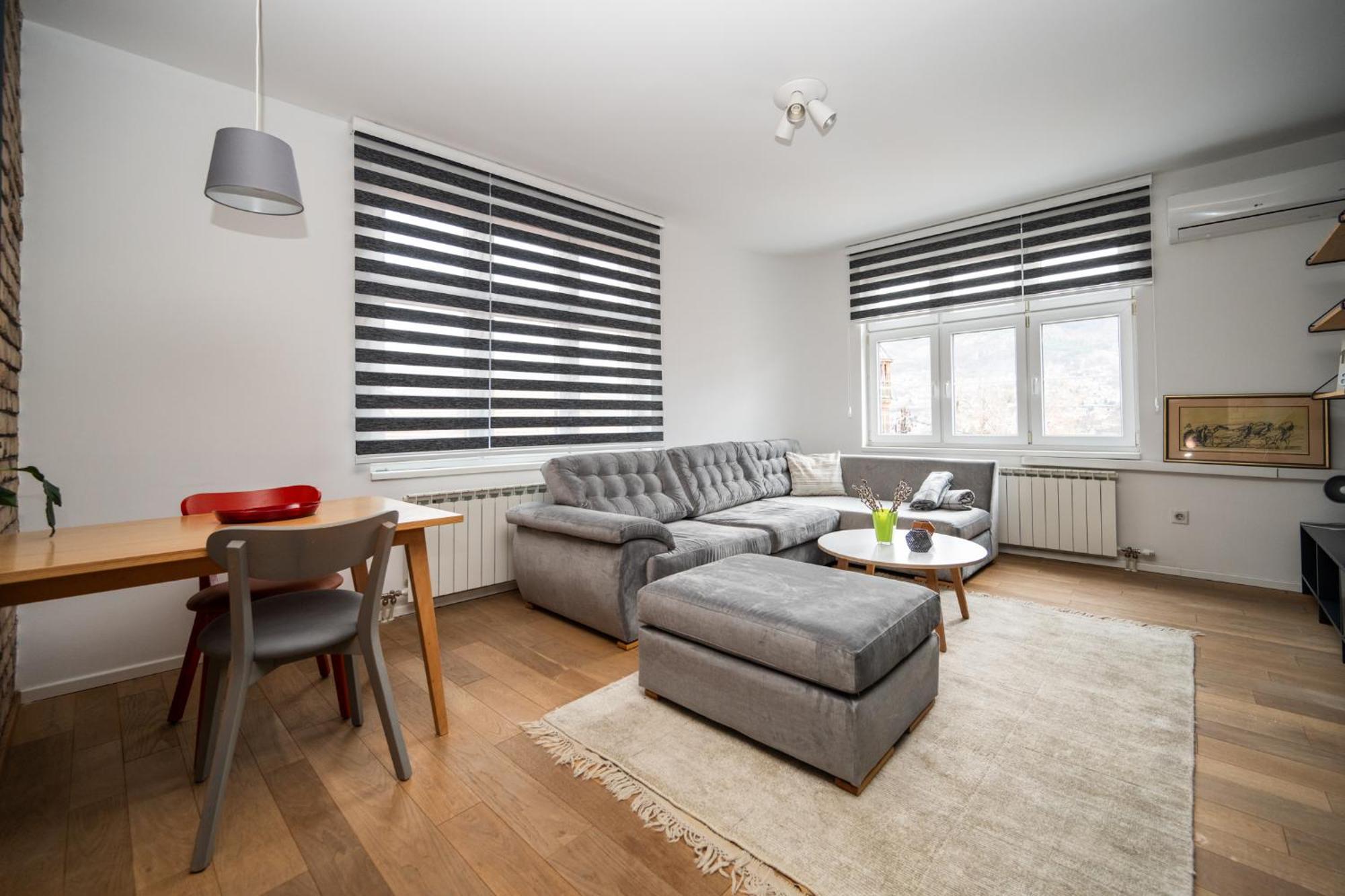 Design 1Bdr Apartment With City View サラエヴォ エクステリア 写真