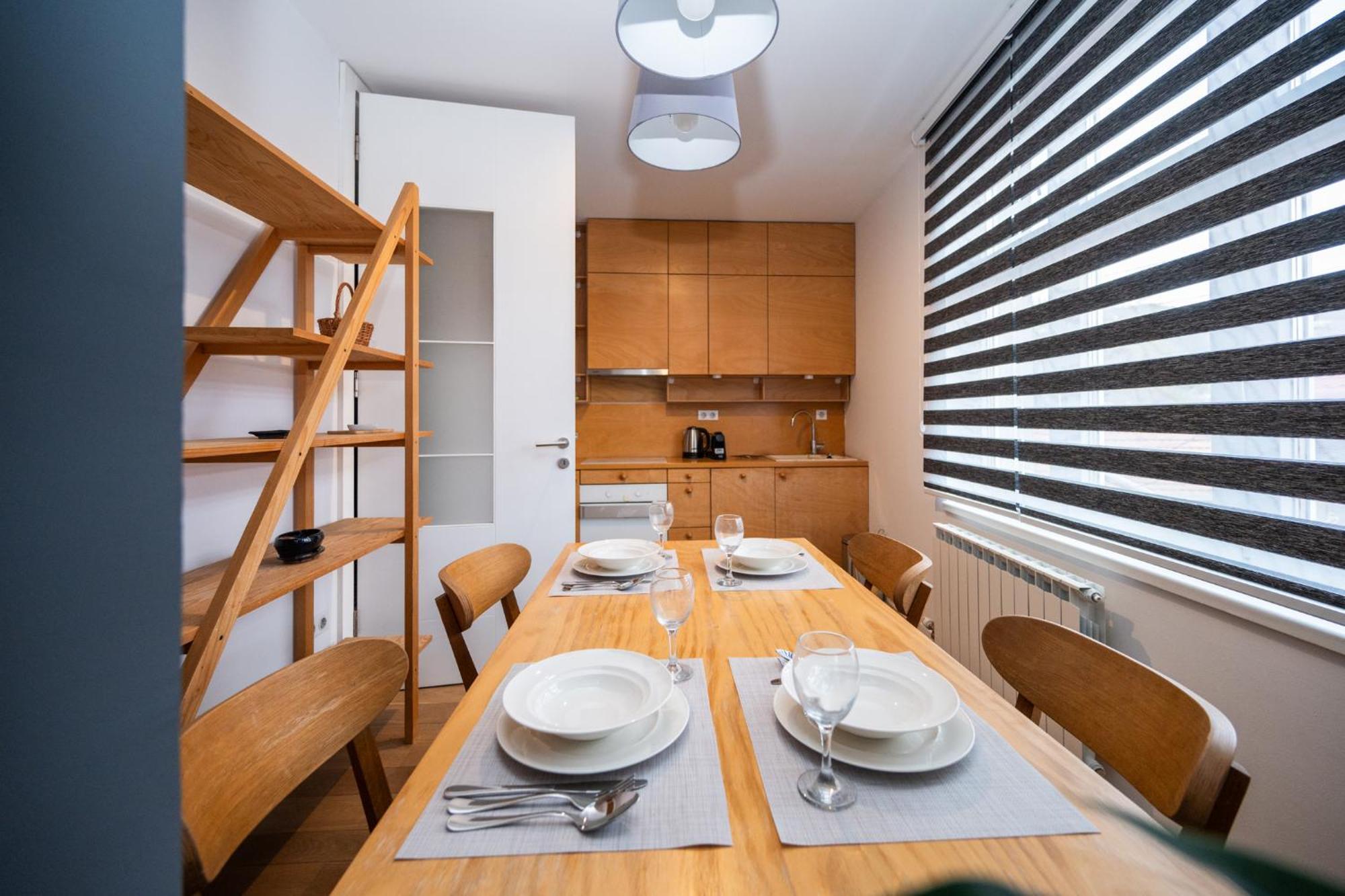 Design 1Bdr Apartment With City View サラエヴォ エクステリア 写真