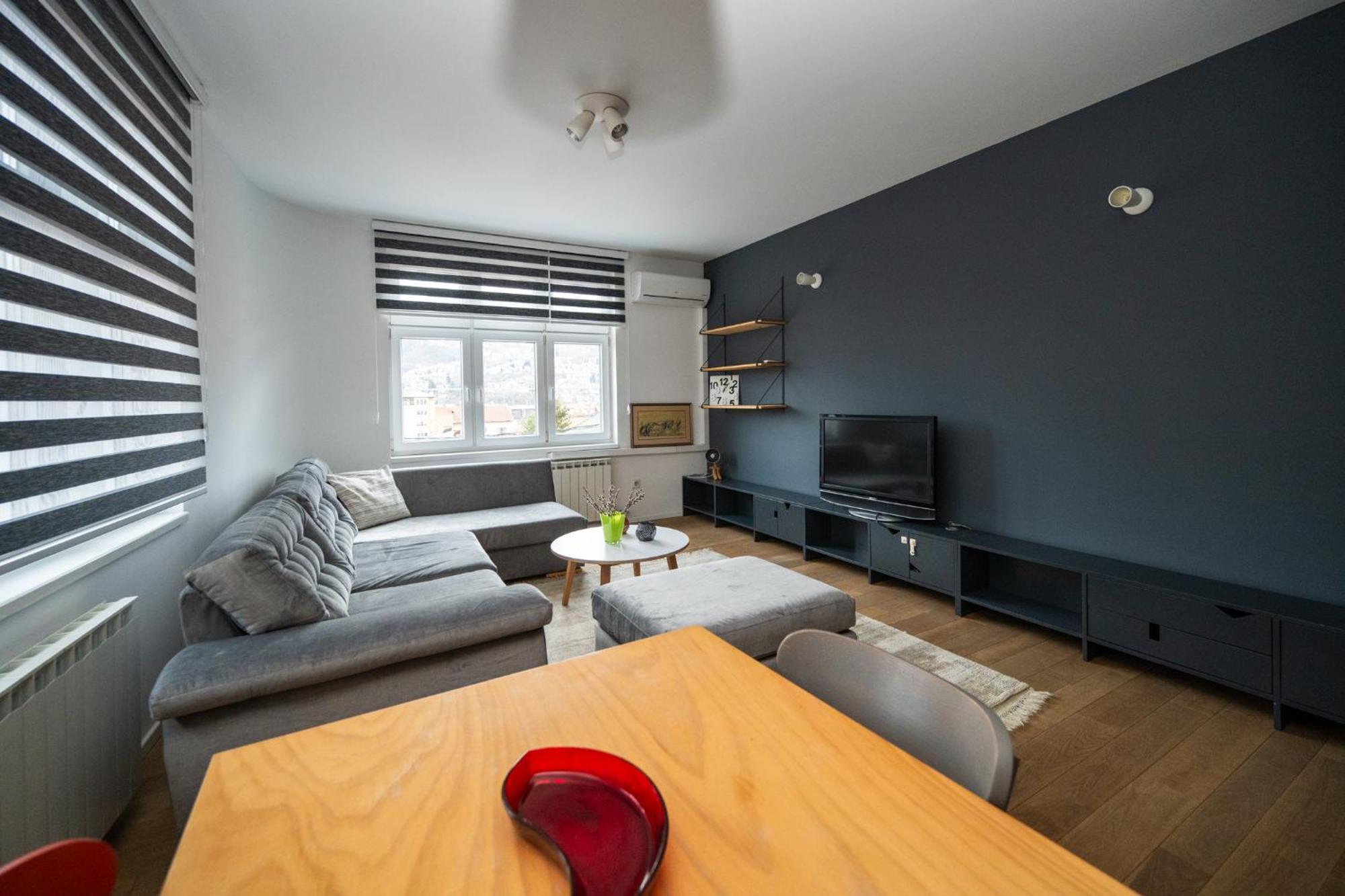 Design 1Bdr Apartment With City View サラエヴォ エクステリア 写真